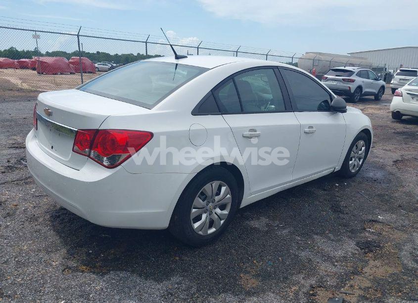 Photo 4 of 2013 Chevrolet Cruze LS AUTO (VIN 1G1PA5SH0D7152524)