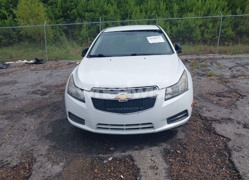 Photo 6 of 2013 Chevrolet Cruze LS AUTO (VIN 1G1PA5SH0D7152524)