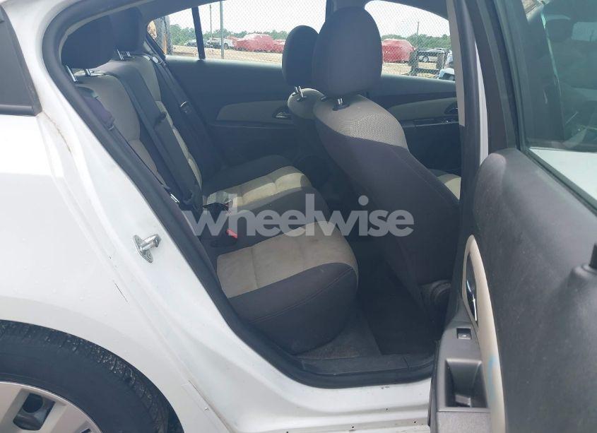 Photo 8 of 2013 Chevrolet Cruze LS AUTO (VIN 1G1PA5SH0D7152524)