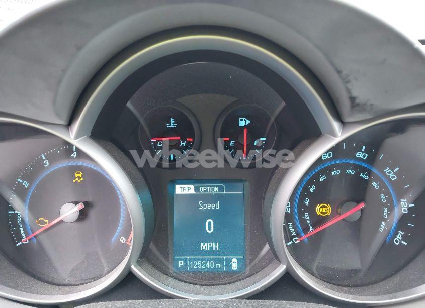 Photo 7 of 2013 Chevrolet Cruze LS AUTO (VIN 1G1PA5SH0D7245558)
