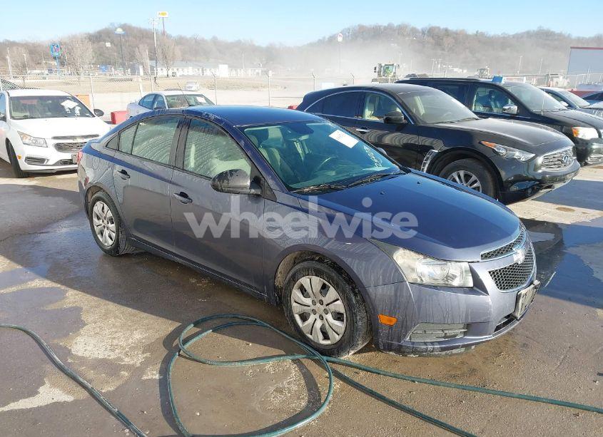 2013 Chevrolet Cruze LS AUTO (VIN 1G1PA5SH0D7250274) main photo