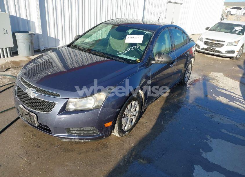 Photo 2 of 2013 Chevrolet Cruze LS AUTO (VIN 1G1PA5SH0D7250274)