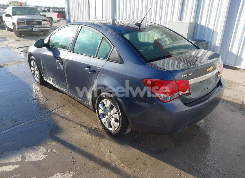 Photo 3 of 2013 Chevrolet Cruze LS AUTO (VIN 1G1PA5SH0D7250274)