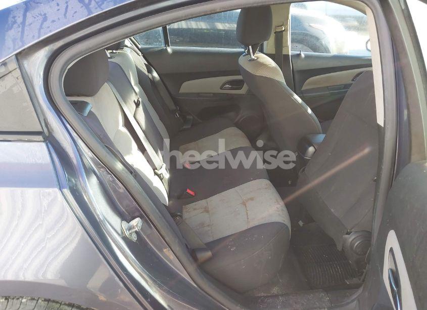Photo 8 of 2013 Chevrolet Cruze LS AUTO (VIN 1G1PA5SH0D7250274)