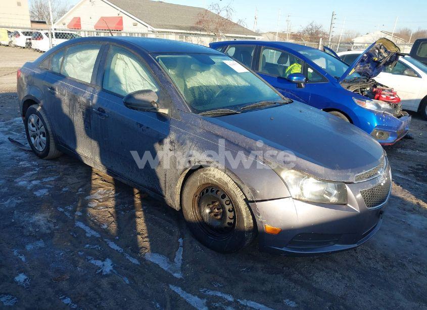 2013 Chevrolet Cruze LS AUTO (VIN 1G1PA5SH0D7275272) main photo
