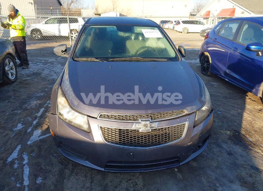 Photo 12 of 2013 Chevrolet Cruze LS AUTO (VIN 1G1PA5SH0D7275272)