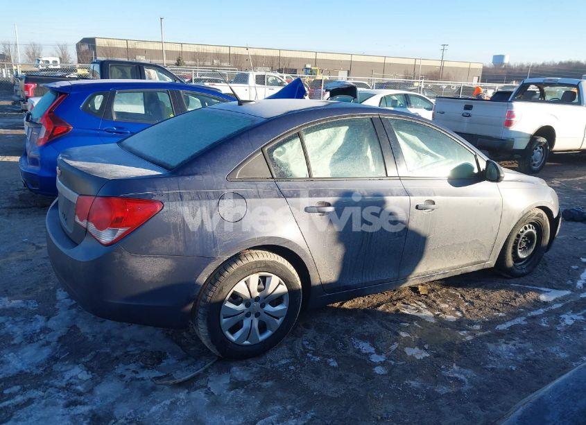 Photo 13 of 2013 Chevrolet Cruze LS AUTO (VIN 1G1PA5SH0D7275272)