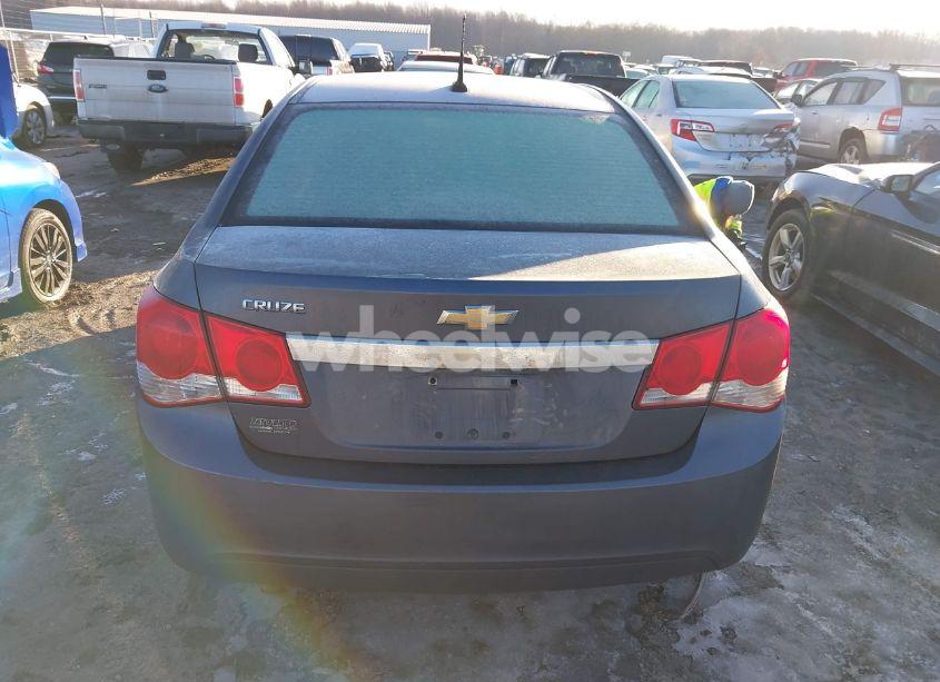 Photo 16 of 2013 Chevrolet Cruze LS AUTO (VIN 1G1PA5SH0D7275272)