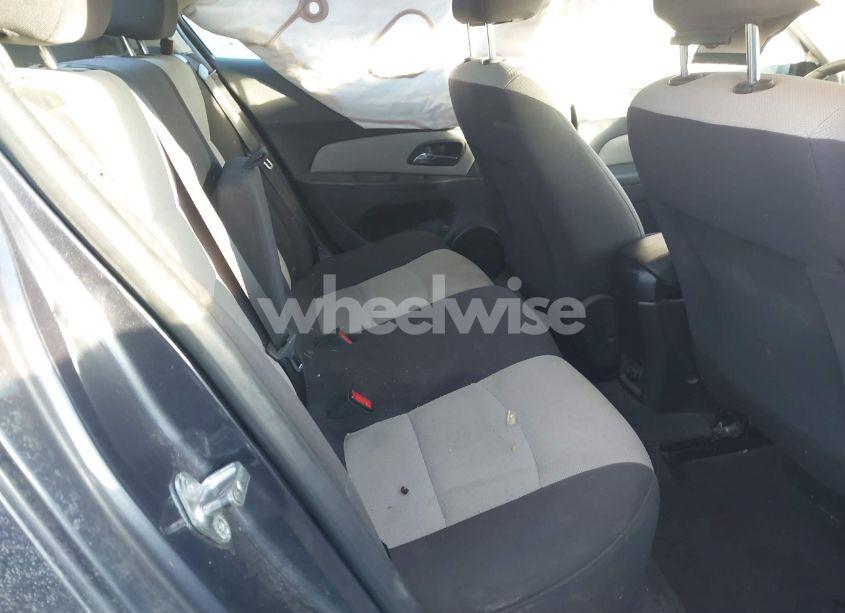 Photo 8 of 2013 Chevrolet Cruze LS AUTO (VIN 1G1PA5SH0D7275272)