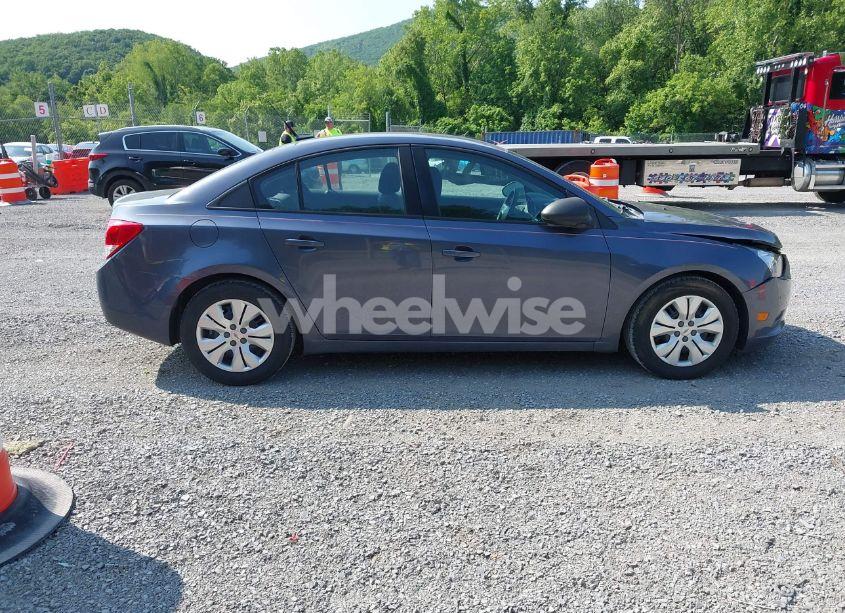 Photo 13 of 2013 Chevrolet Cruze LS AUTO (VIN 1G1PA5SH0D7278043)