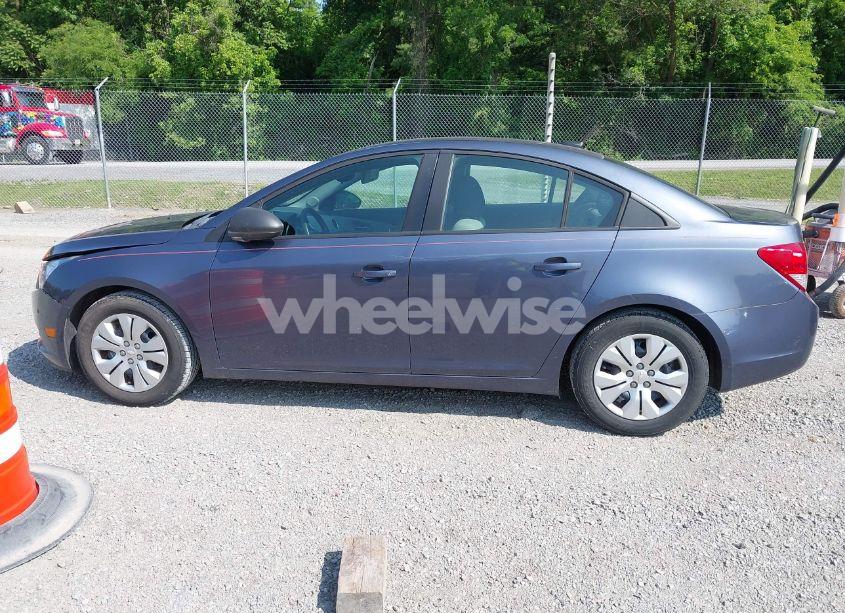 Photo 14 of 2013 Chevrolet Cruze LS AUTO (VIN 1G1PA5SH0D7278043)