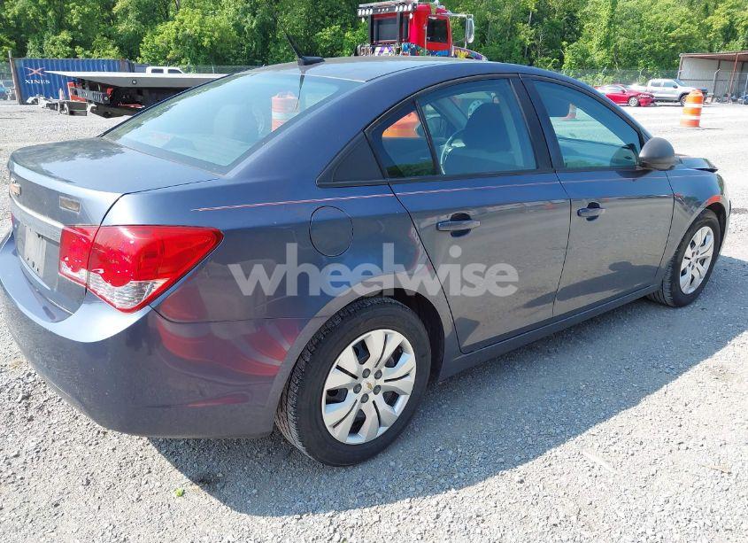 Photo 4 of 2013 Chevrolet Cruze LS AUTO (VIN 1G1PA5SH0D7278043)