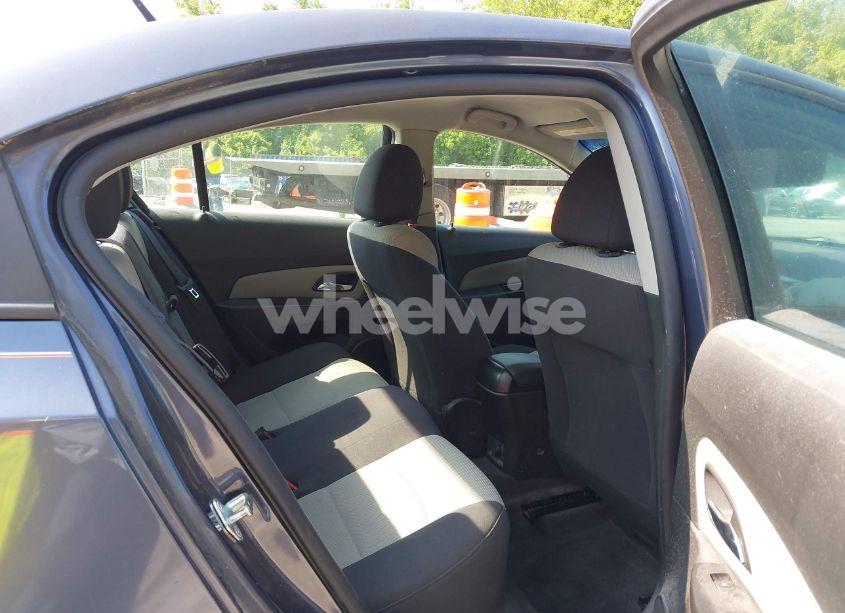Photo 8 of 2013 Chevrolet Cruze LS AUTO (VIN 1G1PA5SH0D7278043)