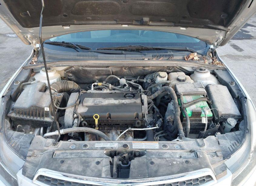 Photo 10 of 2013 Chevrolet Cruze LS AUTO (VIN 1G1PA5SH0D7284182)