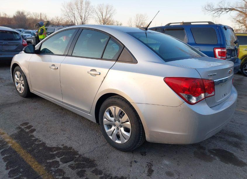 Photo 3 of 2013 Chevrolet Cruze LS AUTO (VIN 1G1PA5SH0D7284182)