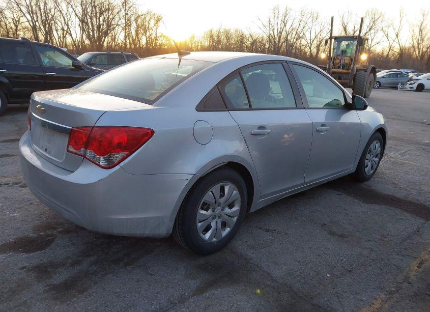Photo 4 of 2013 Chevrolet Cruze LS AUTO (VIN 1G1PA5SH0D7284182)