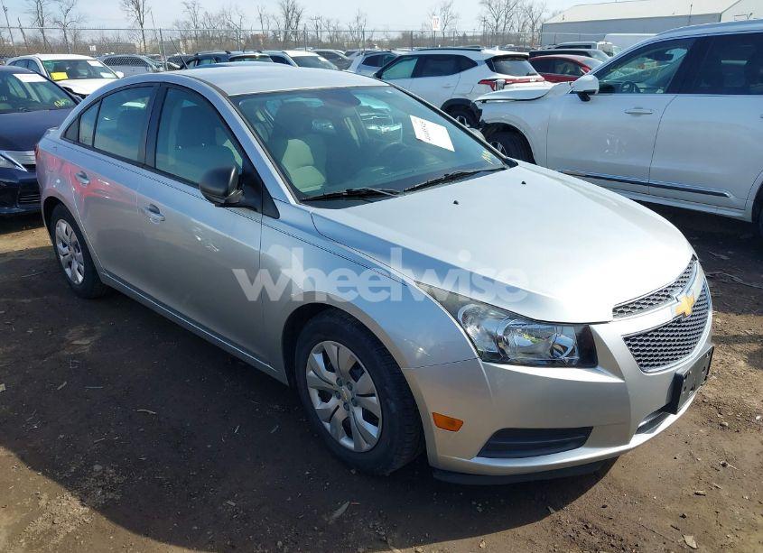 2013 Chevrolet Cruze LS AUTO (VIN 1G1PA5SH0D7295098) main photo