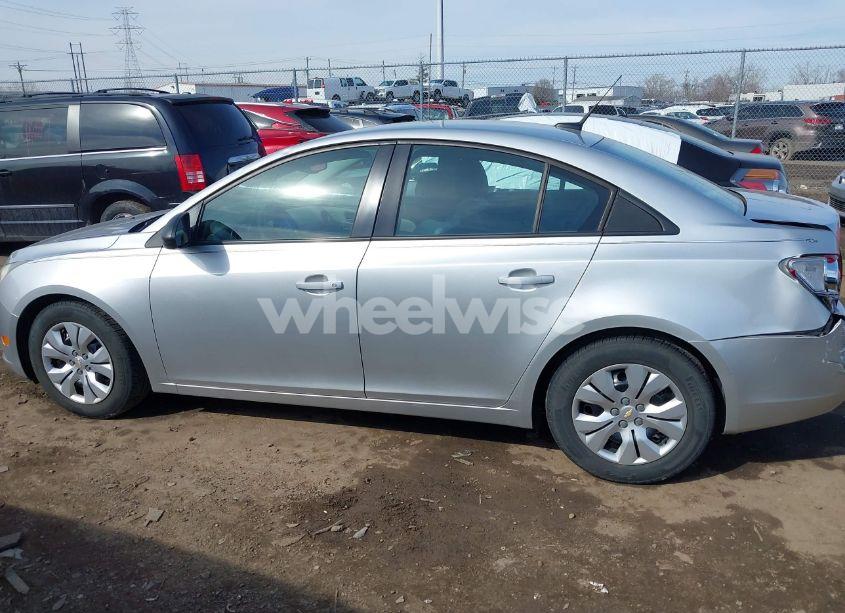 Photo 14 of 2013 Chevrolet Cruze LS AUTO (VIN 1G1PA5SH0D7295098)