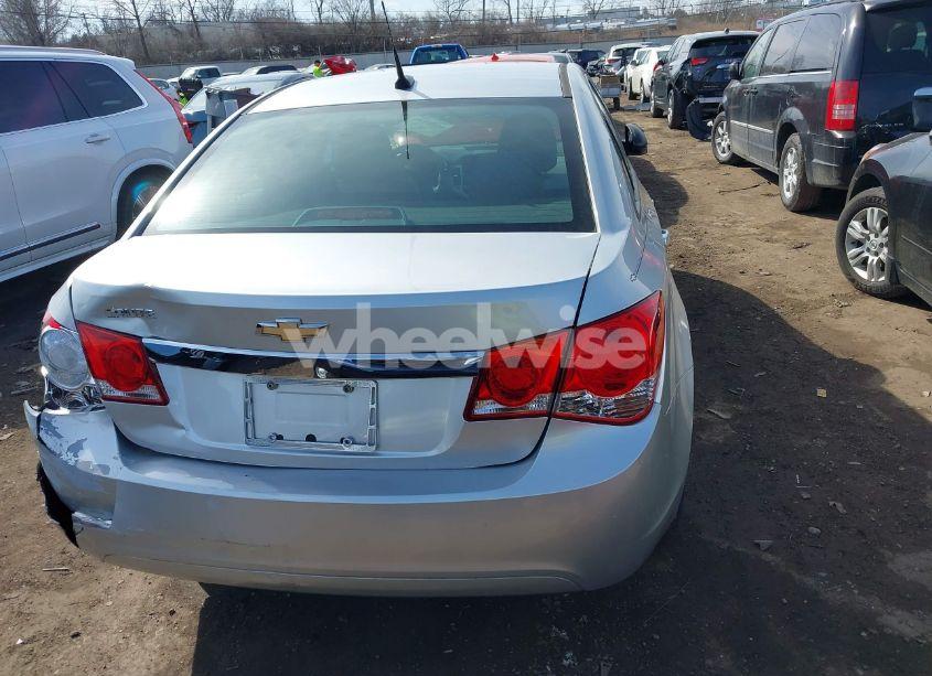 Photo 16 of 2013 Chevrolet Cruze LS AUTO (VIN 1G1PA5SH0D7295098)