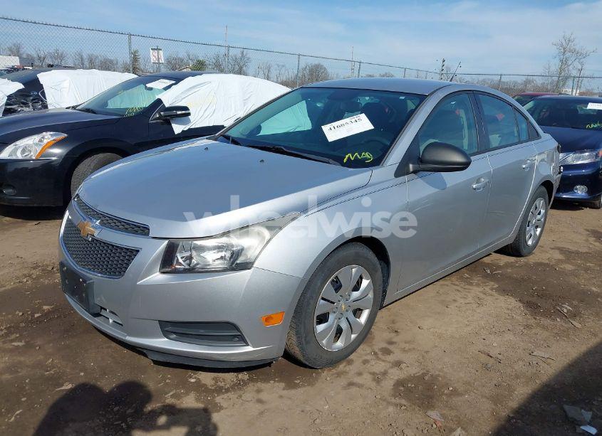 Photo 2 of 2013 Chevrolet Cruze LS AUTO (VIN 1G1PA5SH0D7295098)