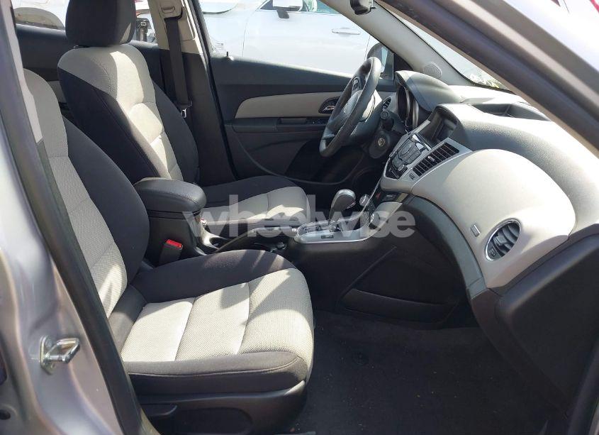 Photo 5 of 2013 Chevrolet Cruze LS AUTO (VIN 1G1PA5SH0D7295098)