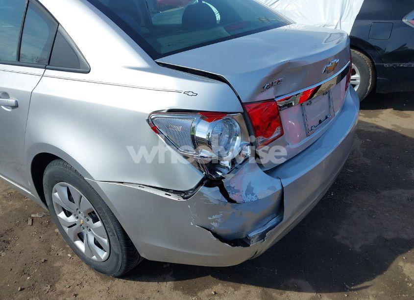 Photo 6 of 2013 Chevrolet Cruze LS AUTO (VIN 1G1PA5SH0D7295098)