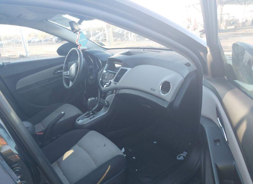 Photo 5 of 2013 Chevrolet Cruze LS AUTO (VIN 1G1PA5SH0D7316788)