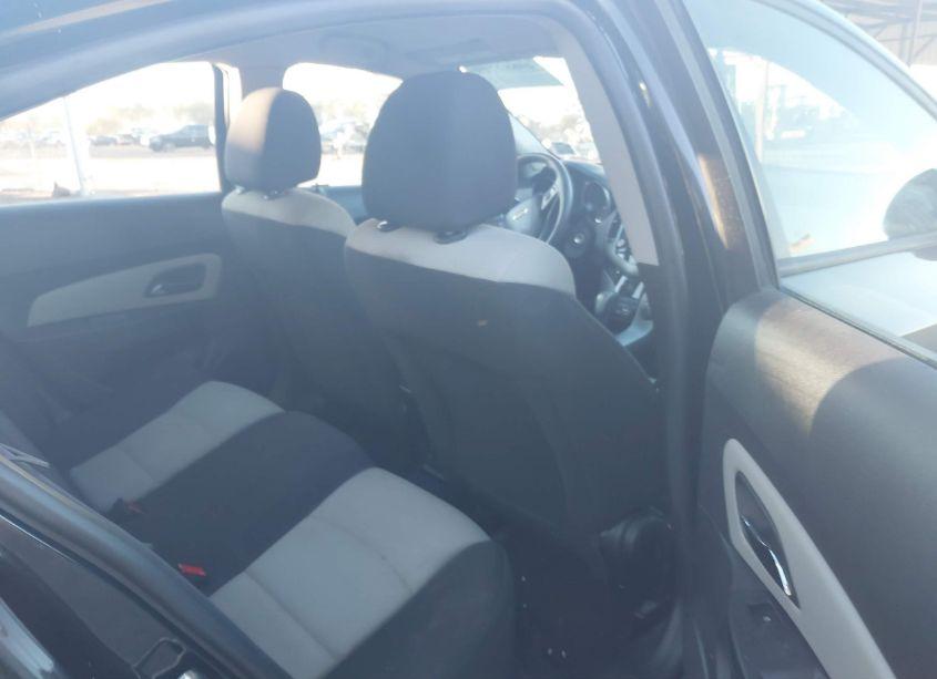 Photo 8 of 2013 Chevrolet Cruze LS AUTO (VIN 1G1PA5SH0D7316788)