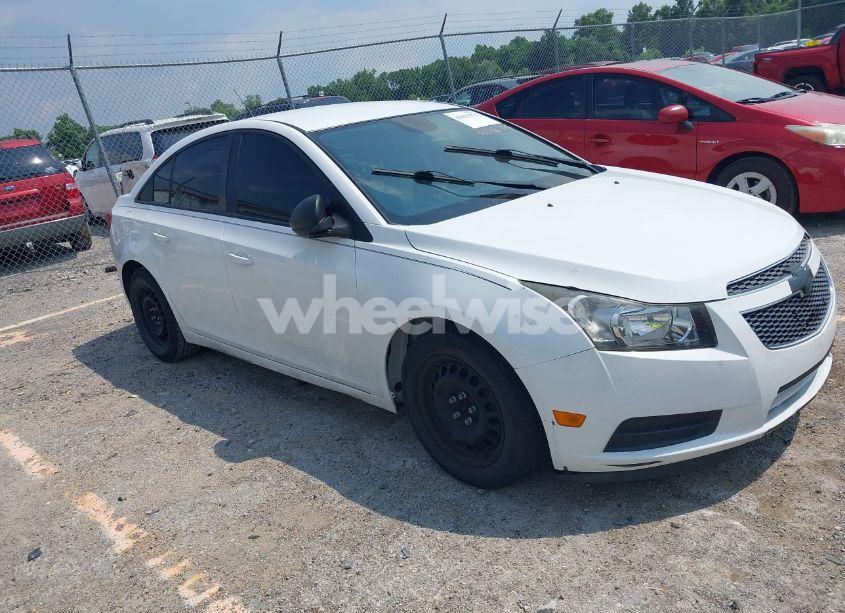 2013 Chevrolet Cruze LS AUTO (VIN 1G1PA5SH0D7327547) main photo