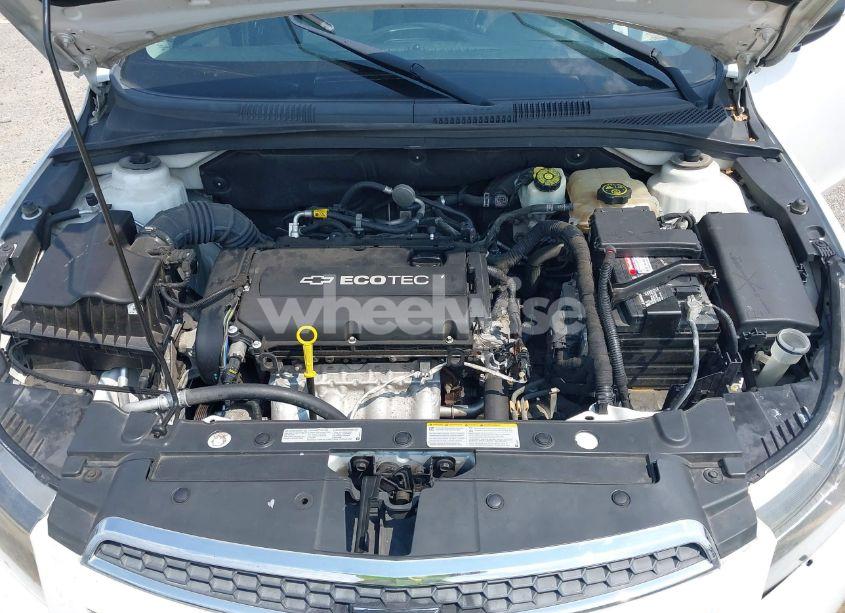 Photo 10 of 2013 Chevrolet Cruze LS AUTO (VIN 1G1PA5SH0D7327547)