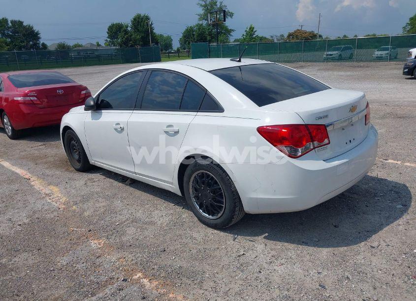 Photo 3 of 2013 Chevrolet Cruze LS AUTO (VIN 1G1PA5SH0D7327547)
