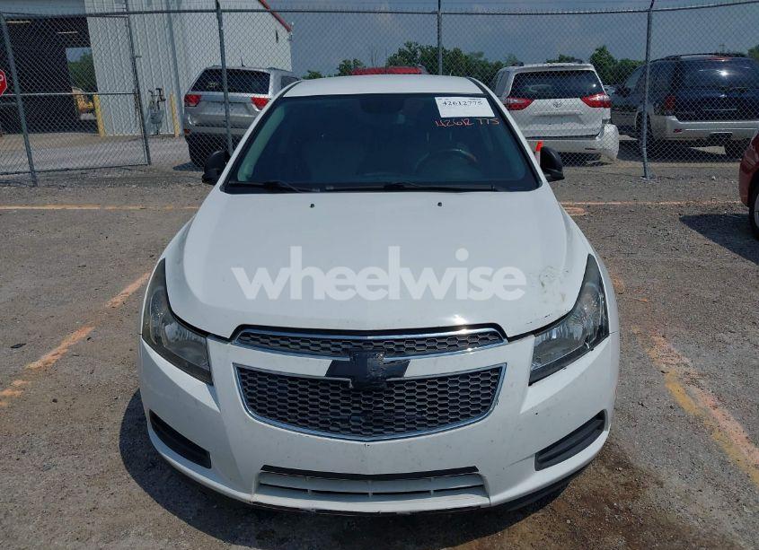 Photo 6 of 2013 Chevrolet Cruze LS AUTO (VIN 1G1PA5SH0D7327547)