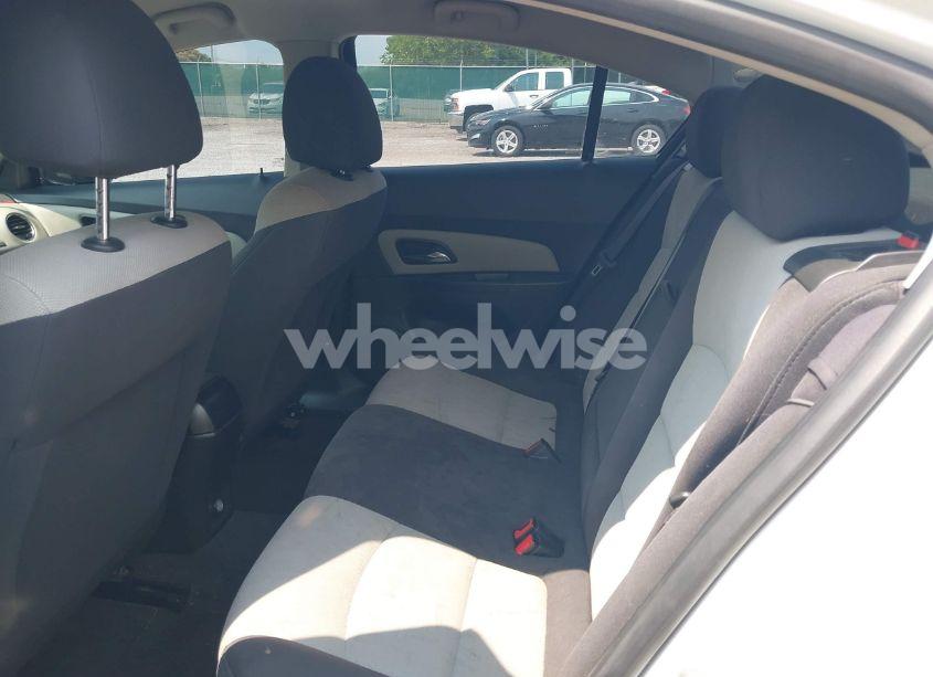 Photo 8 of 2013 Chevrolet Cruze LS AUTO (VIN 1G1PA5SH0D7327547)