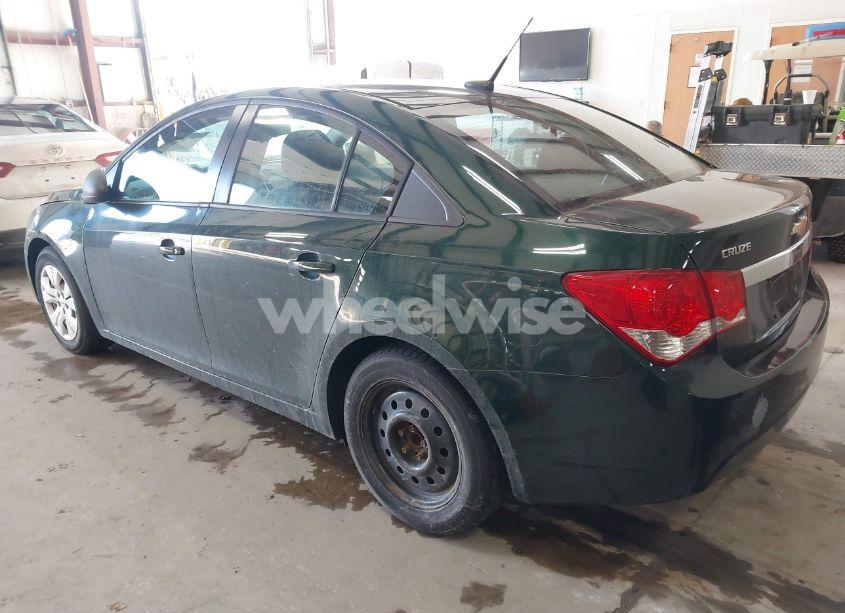 Photo 3 of 2014 Chevrolet Cruze LS AUTO (VIN 1G1PA5SH0E7124398)