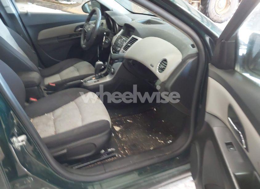 Photo 5 of 2014 Chevrolet Cruze LS AUTO (VIN 1G1PA5SH0E7124398)