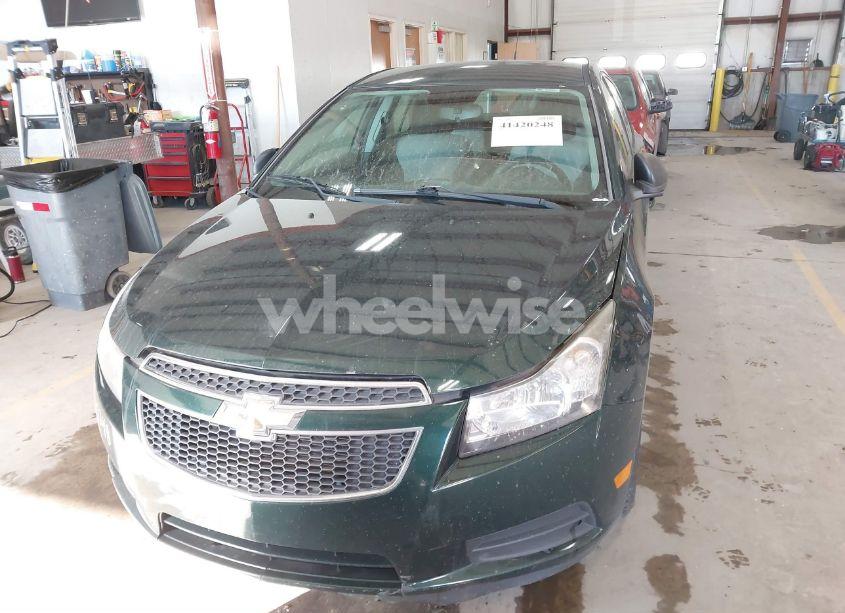 Photo 6 of 2014 Chevrolet Cruze LS AUTO (VIN 1G1PA5SH0E7124398)