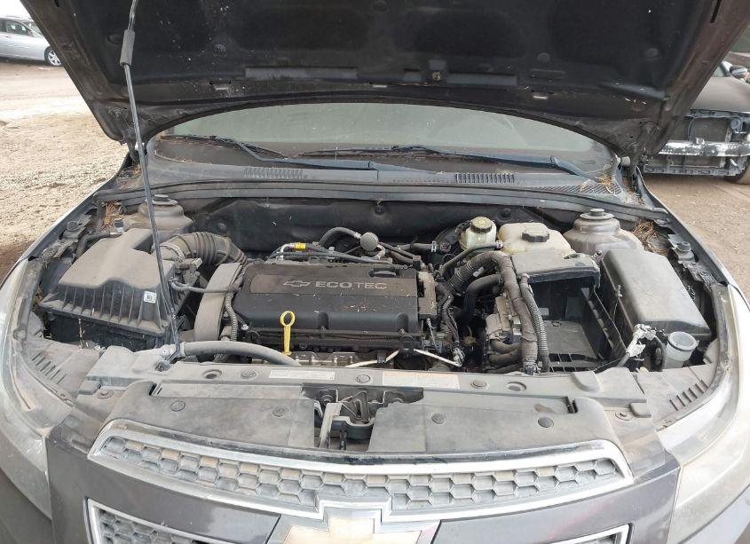 Photo 10 of 2014 Chevrolet Cruze LS AUTO (VIN 1G1PA5SH0E7166361)