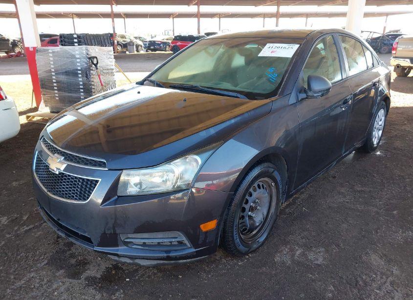 Photo 2 of 2014 Chevrolet Cruze LS AUTO (VIN 1G1PA5SH0E7166361)