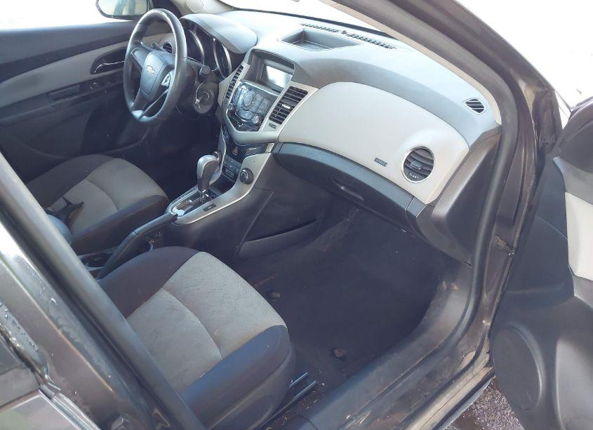 Photo 5 of 2014 Chevrolet Cruze LS AUTO (VIN 1G1PA5SH0E7166361)