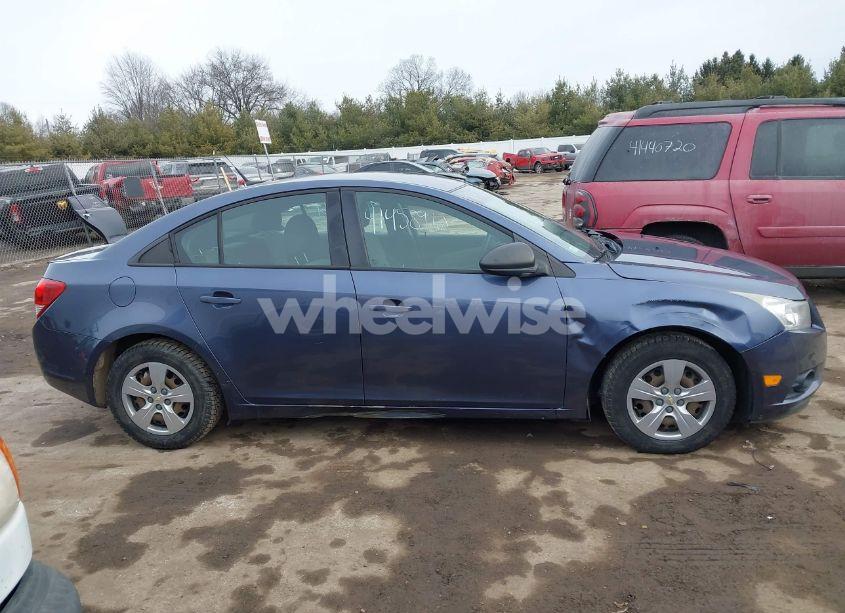 Photo 13 of 2014 Chevrolet Cruze LS AUTO (VIN 1G1PA5SH0E7178672)