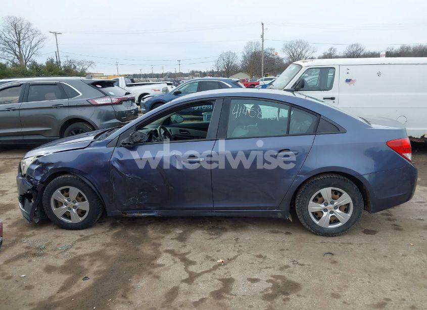 Photo 14 of 2014 Chevrolet Cruze LS AUTO (VIN 1G1PA5SH0E7178672)