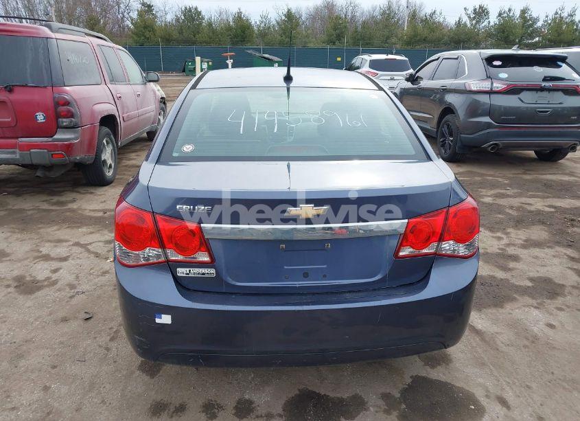 Photo 16 of 2014 Chevrolet Cruze LS AUTO (VIN 1G1PA5SH0E7178672)