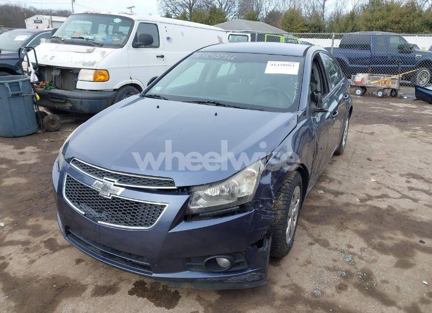 Photo 2 of 2014 Chevrolet Cruze LS AUTO (VIN 1G1PA5SH0E7178672)