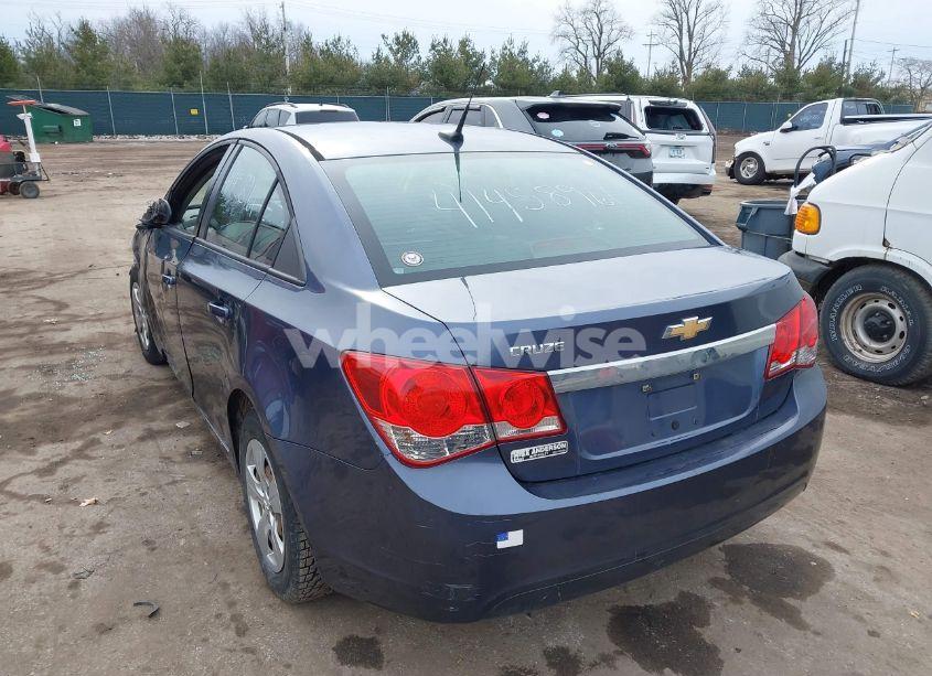 Photo 3 of 2014 Chevrolet Cruze LS AUTO (VIN 1G1PA5SH0E7178672)