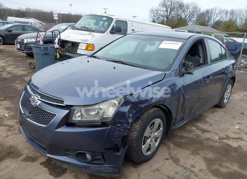 Photo 6 of 2014 Chevrolet Cruze LS AUTO (VIN 1G1PA5SH0E7178672)