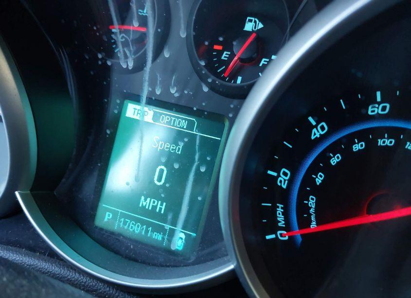 Photo 7 of 2014 Chevrolet Cruze LS AUTO (VIN 1G1PA5SH0E7181975)