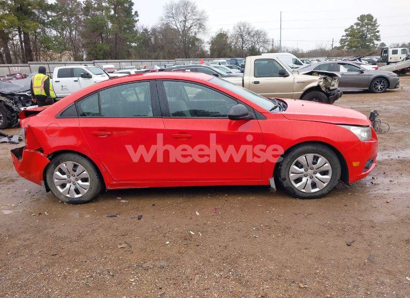 Photo 13 of 2014 Chevrolet Cruze LS AUTO (VIN 1G1PA5SH0E7194497)