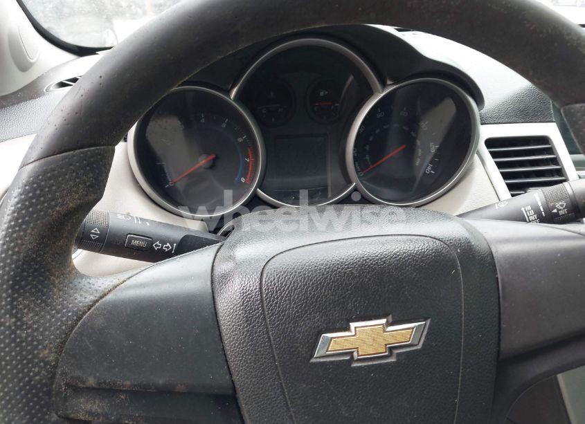 Photo 7 of 2014 Chevrolet Cruze LS AUTO (VIN 1G1PA5SH0E7214442)