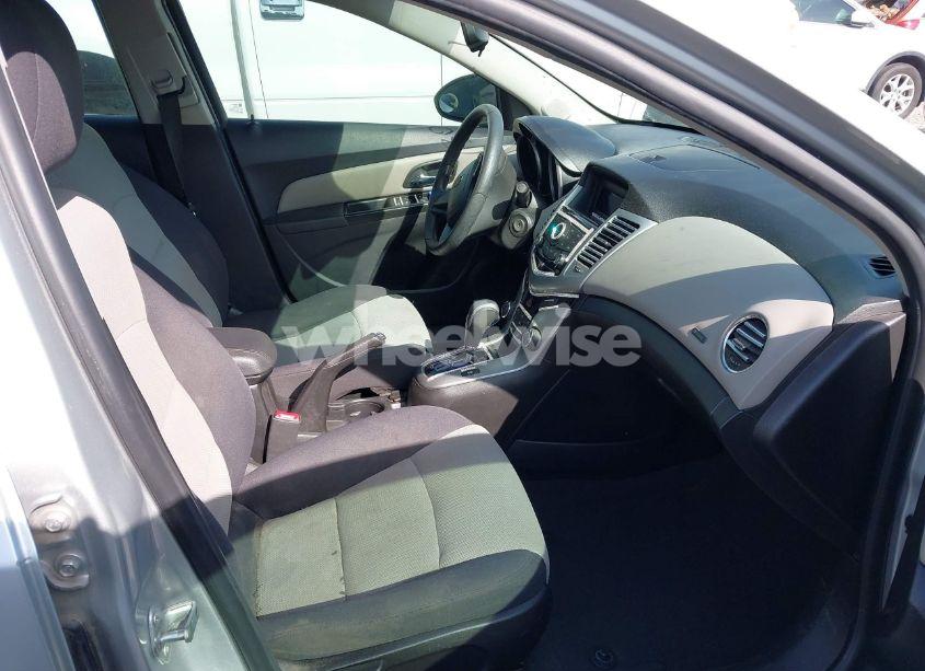 Photo 5 of 2014 Chevrolet Cruze LS AUTO (VIN 1G1PA5SH0E7222394)