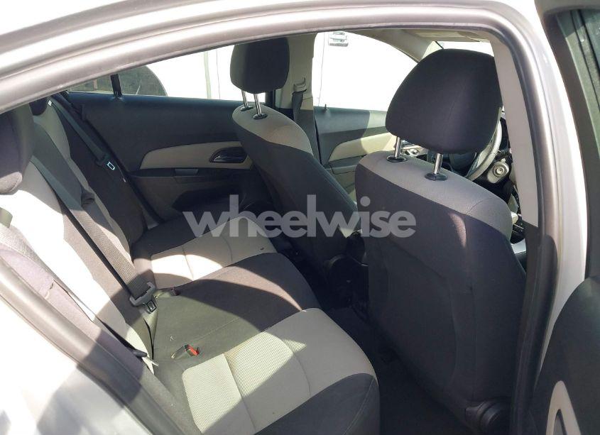 Photo 8 of 2014 Chevrolet Cruze LS AUTO (VIN 1G1PA5SH0E7222394)